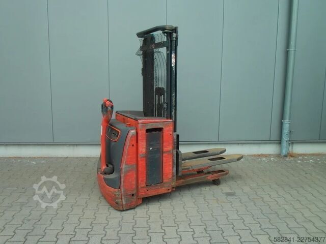Electric pedestrian stacker LINDE L 16 i