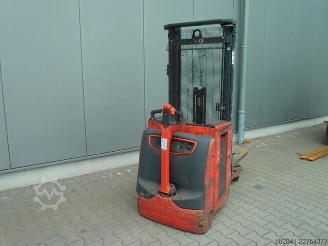 Electric pedestrian stacker LINDE L 16 i