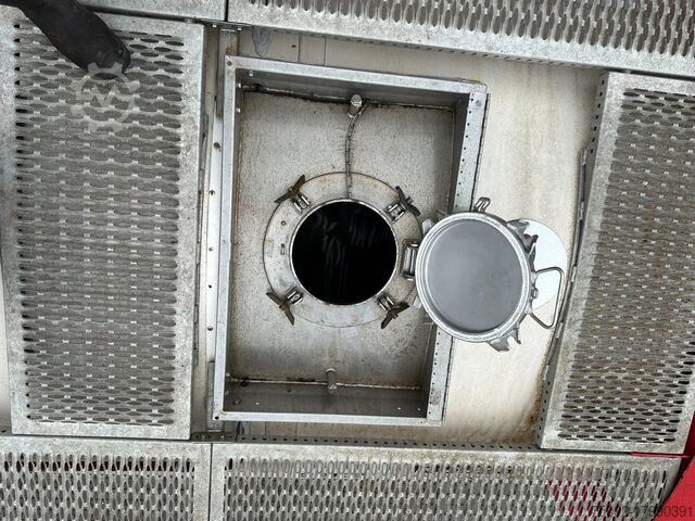 Tankcontainer Singamas 20FT ISO, 26.000L/1-COMP/3 BAFFELS/3 manholes, ...