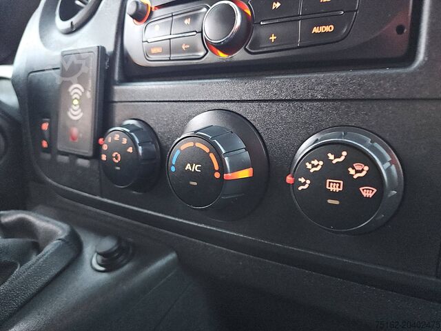 High-roof van RENAULT MASTER 2.3 DCI 130 DC L2H2