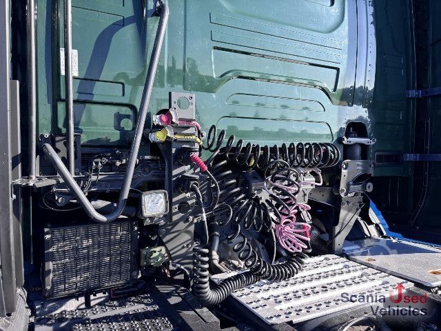 Standard tractor unit Scania R 460 A4x2NA DIFF-L RETARDER P-AIRCO PTO ALCOA