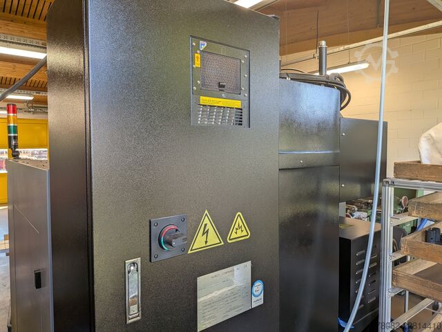 Vertikales Bearbeitungszentrum HURCO VM 10 i