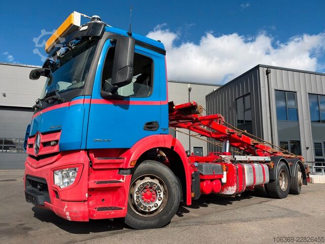 Abrollkipper MERCEDES-BENZ Actros 2543 6x2*4 Multilift