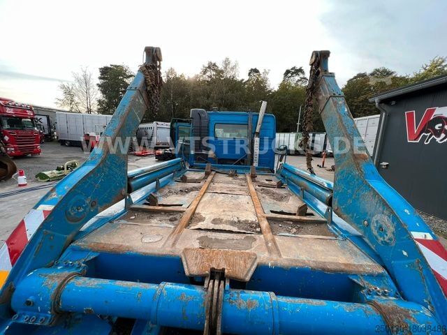 Skip truck VOLVO FM 300 Euro 4 4x2 Absetzkipper