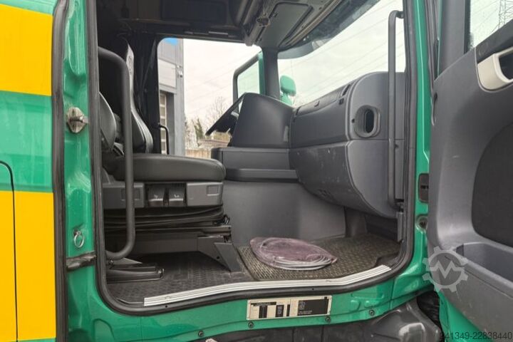 Truck mounted crane SCANIA G490 6x2 PK18002-4