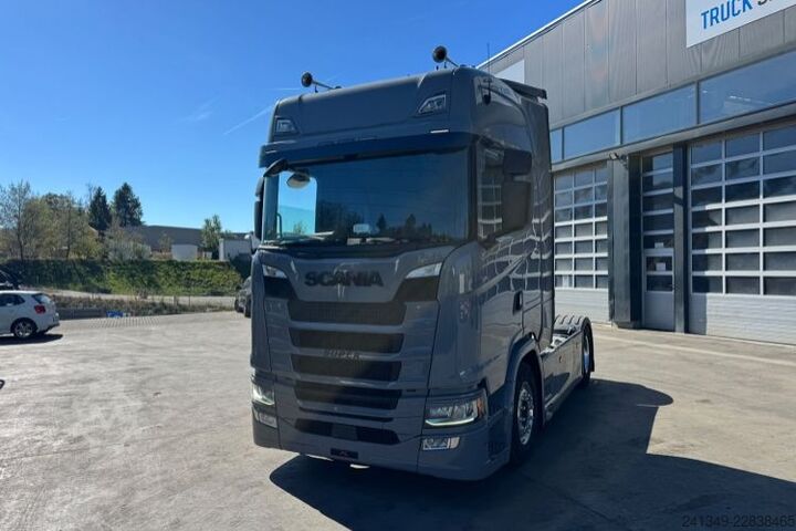 Standard tractor unit SCANIA S580 V8 4x2