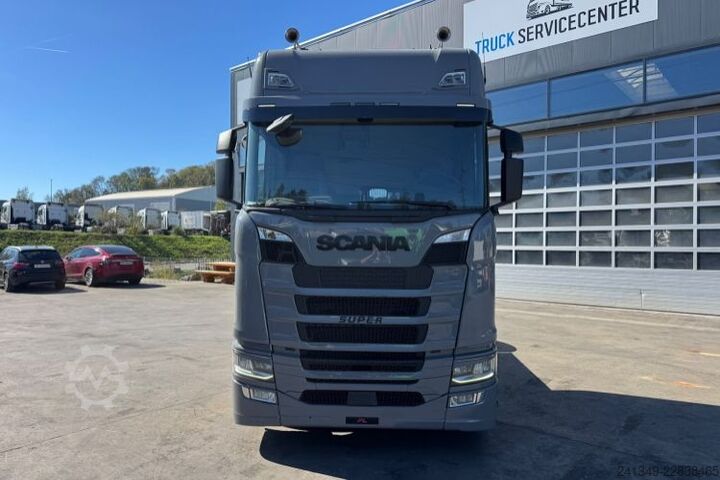 Standard tractor unit SCANIA S580 V8 4x2