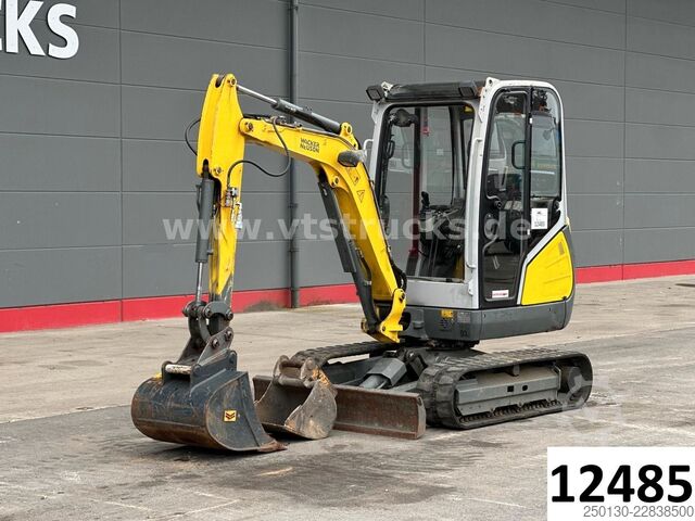 Minibagger WACKER ET 24  Wechsler + 2 Löffel/18 PS 2016