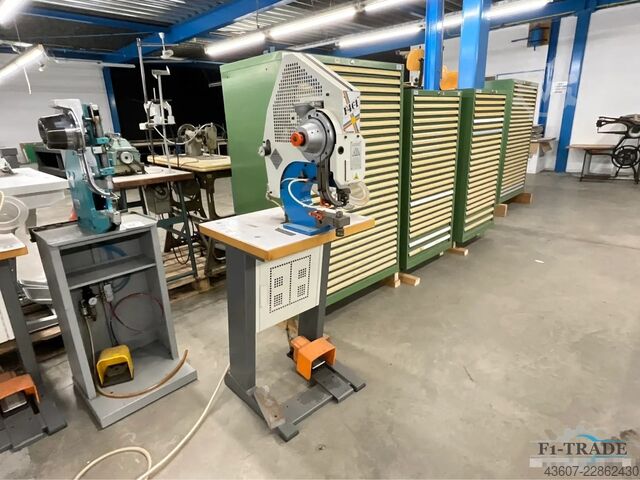 Pneumatische Ösenmaschine / pneumatic Eyeletting machine Falzoni F401.9.S21