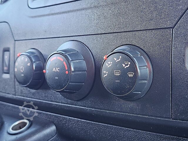 Koffer RENAULT MASTER 2.3 Bakwagen Laadklep!