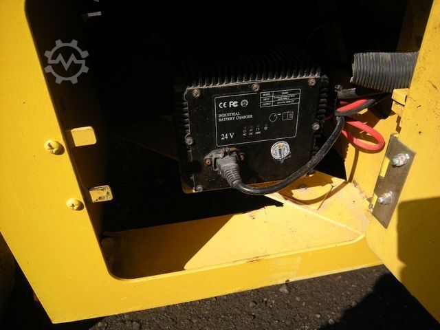 Arbeitsbühne GENIE GS 4047 Scherenarbeitsbühne Genie 14 m