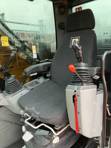 Chain excavator LIEBHERR R924 G8.0-D