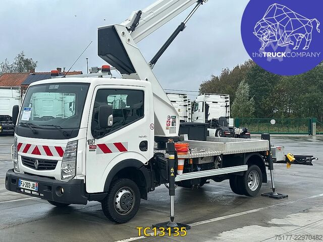 Lifting platform Renault Maxity 140