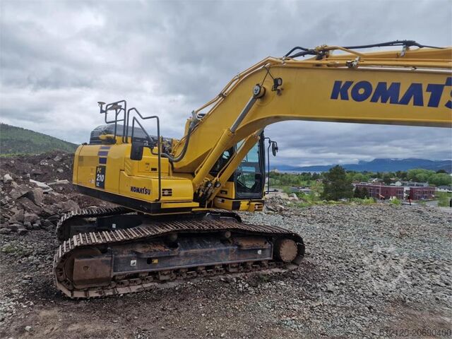 Crawler excavator Komatsu PC210LC crawler excavator with 2 buckets and tiltr