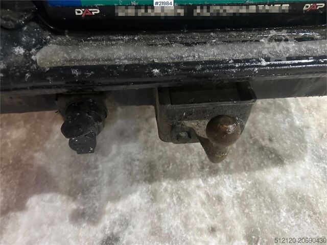 Panel van Ford Ranger with two sets of tires and defective four-w