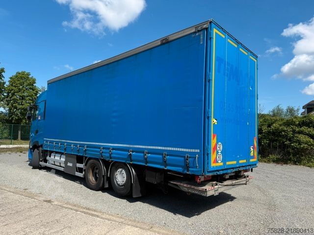 Flatbed truck with tarp RENAULT T480 High / Retarder / Bycool / Anhänger vorhand
