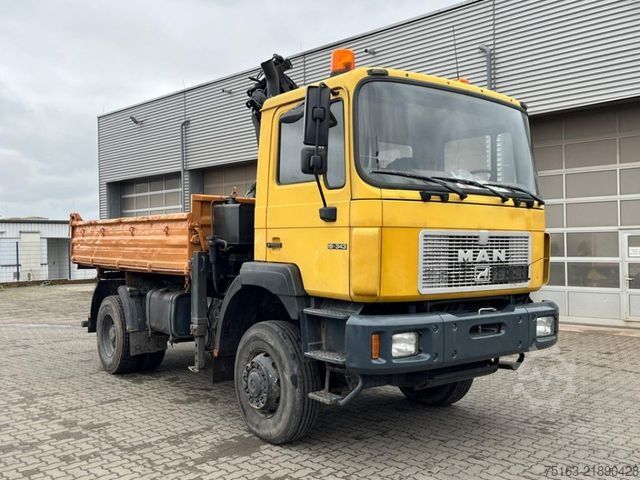 Three-sided tipper truck MAN F2000 19.343 FAK 2-Achs Allradkipper Kran