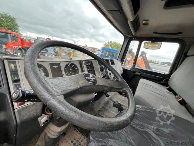 Three-sided tipper truck MAN F2000 19.343 FAK 2-Achs Allradkipper Kran