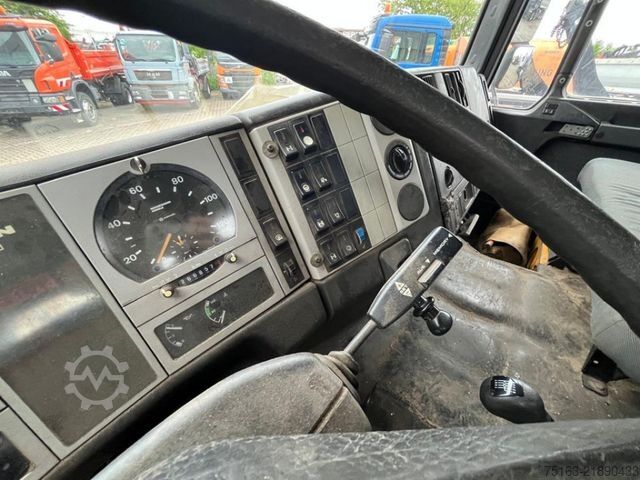 Tipper truck MAN F2000 19.343 FAK 2-Achs Allradkipper Kran
