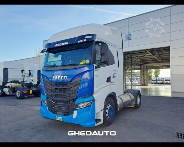 Standard tractor unit IVECO TRATTORE IVECO S-WAY 460 LNG METANO