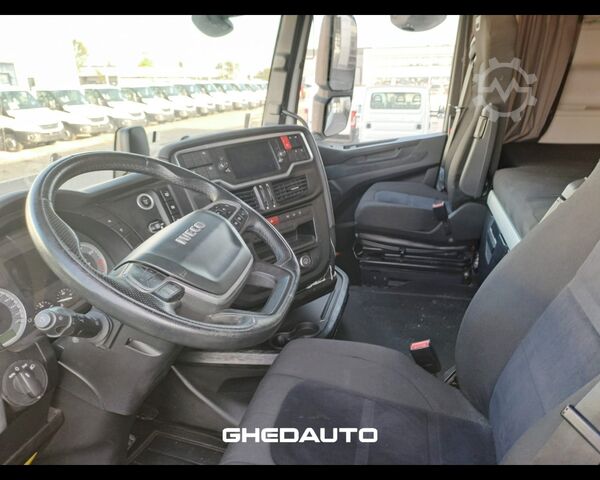 Standard tractor unit IVECO TRATTORE IVECO S-WAY 460 LNG METANO