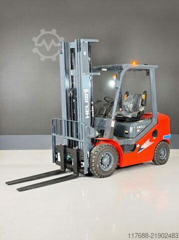 Diesel front loader Heli CPCD30-H3 - Diesel - 3t 6m Triplex KUBOTA Garantie