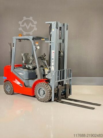 Diesel front loader Heli CPCD30-H3 - Diesel - 3t 6m Triplex KUBOTA Garantie