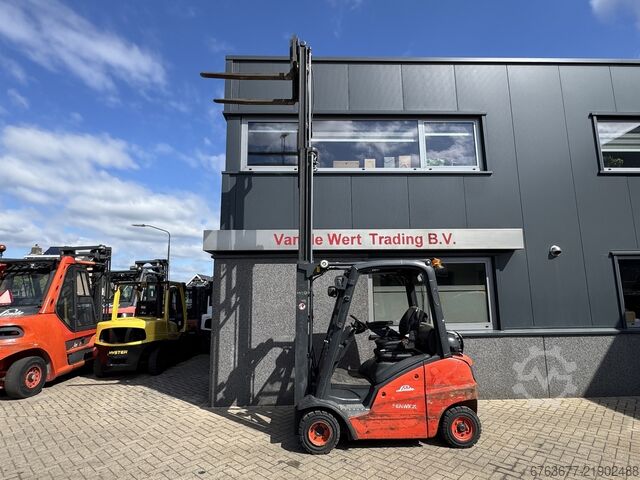 Linde H20T-01 Triplex 460 Freelift / Sideshift LPG 2012 LINDE H20T-01 Triplo 460 Freelift / Sideshift LPG 2012
