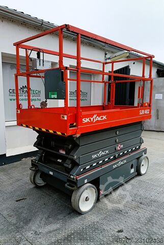 Scherenarbeitsbühne SKYJACK SJ III 4632 Skyjack SKYJACK SJ III 4632 11,7m Working height: 11.7 m