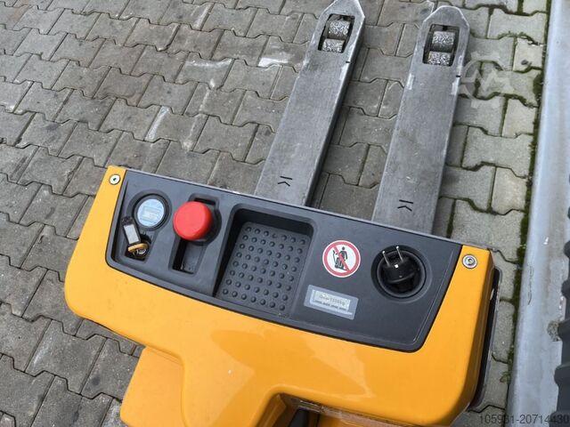 Electric Pallet Truck Jungheinrich EJEM13