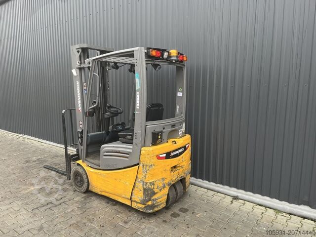 Electric 3-wheel forklift Jungheinrich EFG215