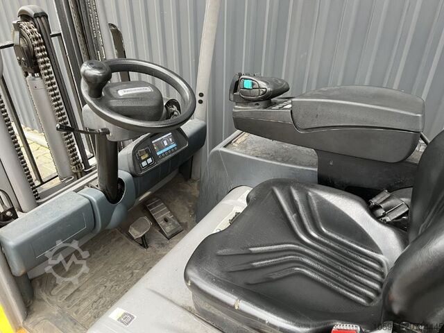 Electric 3-wheel forklift Jungheinrich EFG215