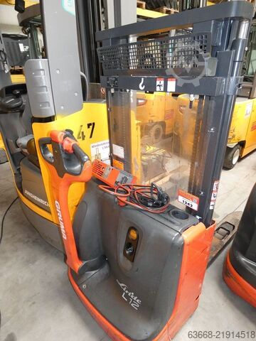 Deichselstapler Linde L12