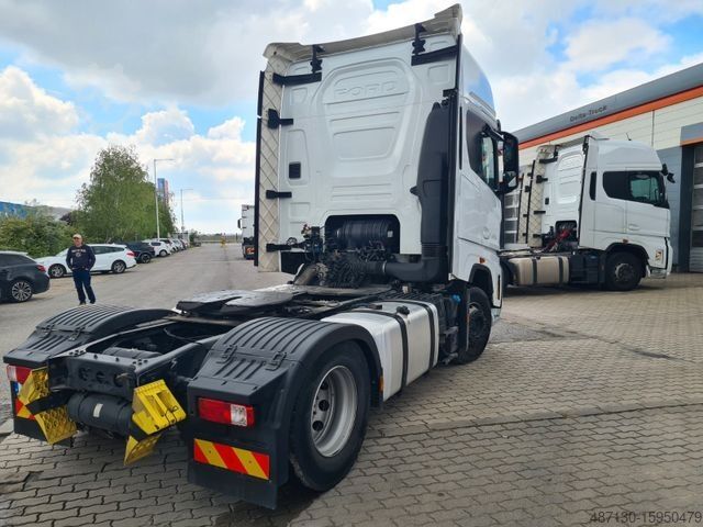 Standard tractor unit FORD F-MAX 500