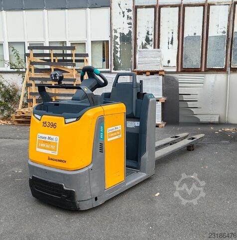 Horizontal Order Pickers Jungheinrich ECE 225 2.4m