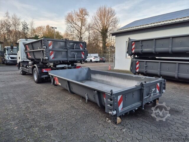 Swap chassis trailer ungesetzt Stapelcontainer Abrollcontainer City