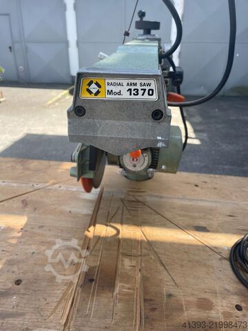Radial saw, radial arm saw DeWalt 1370
