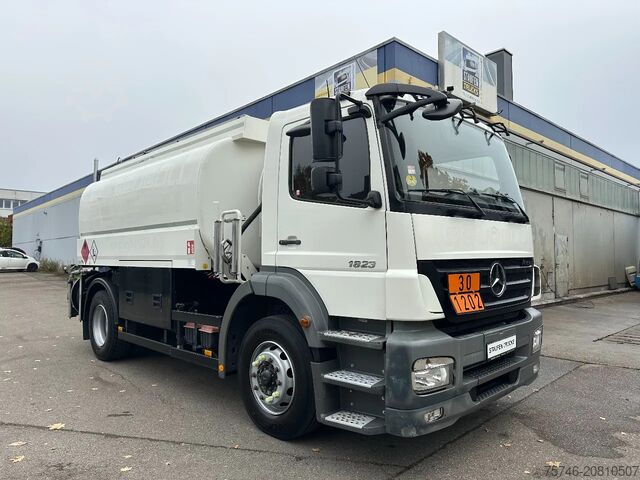 Tankwagen Mercedes-Benz Axor 1823 LA *Tankwagen für Heizöl/Diesel, 2 Ka...