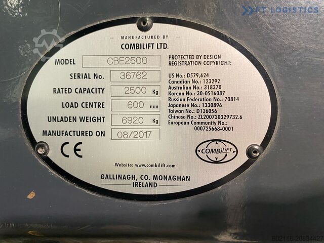 4-Wege-Gabelstapler Combilift CBE2500 / TRIPLEX - 4900MM / FREE LIFT