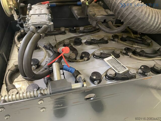 4-Wege-Gabelstapler Combilift CBE2500 / TRIPLEX - 4900MM / FREE LIFT