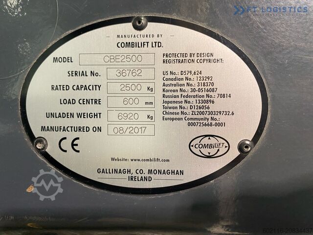 4-Wege-Gabelstapler Combilift CBE2500 / TRIPLEX - 4900MM / FREE LIFT