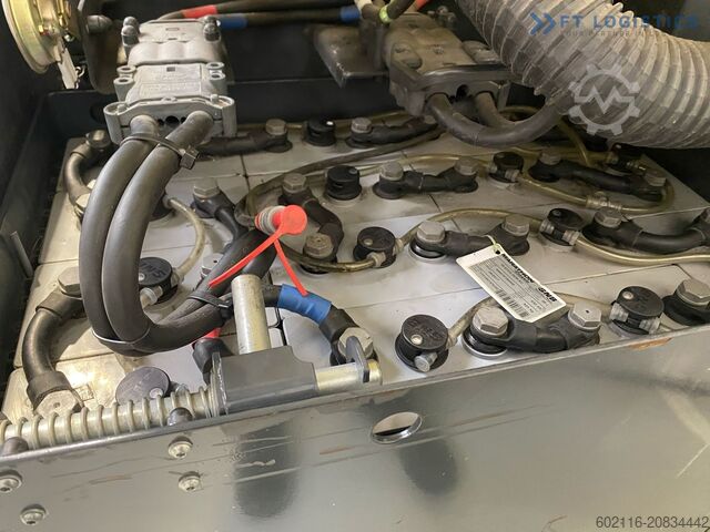 4-Wege-Gabelstapler Combilift CBE2500 / TRIPLEX - 4900MM / FREE LIFT