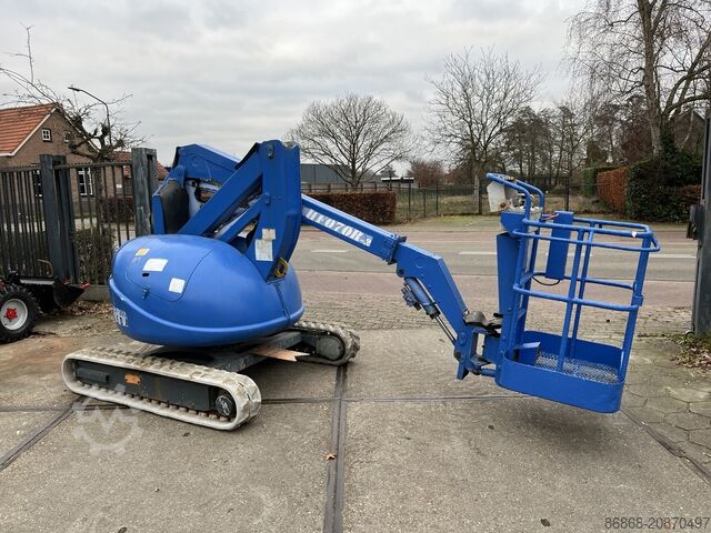 Used articulating boom lift on tracks Maeda NUL070 MAEDA NUL070
