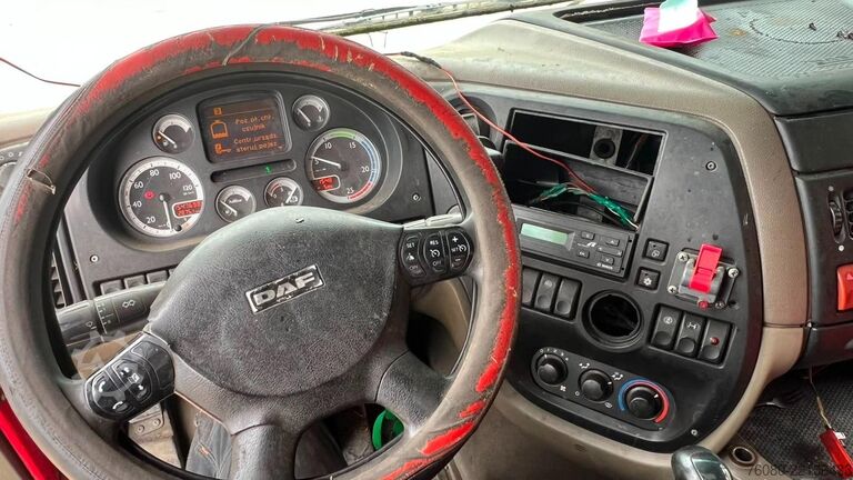 Standard tractor DAF XF 105.460 (BOITE MANUELLE / MANUAL GEARBOX)