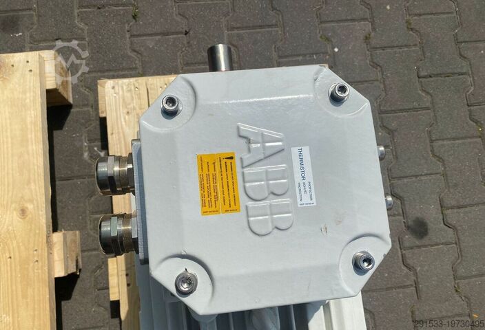 Electric motor ABB M3HP 180 MLB / FACTORY NEW