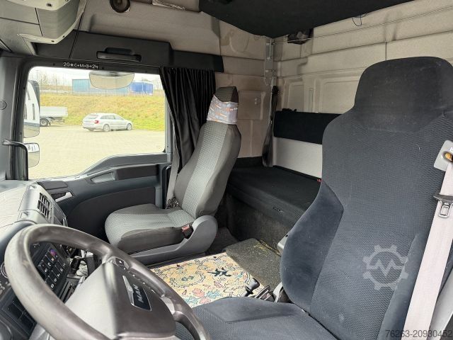 Box truck MAN TGM 18.340 4x2 LBW