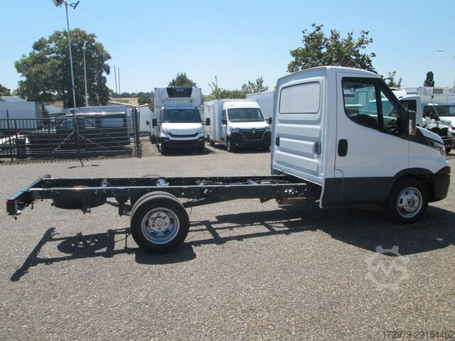 Van chassis IVECO 35 C13*Fahrgestell*