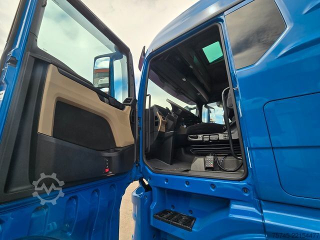 Standard tractor unit MAN TGX 18.510 * ACC * TOP * 2X TANK * NAVI*RETARDER