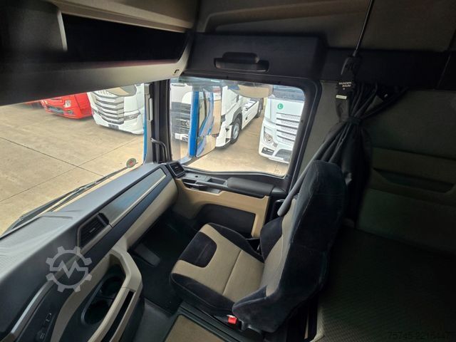 Standard tractor unit MAN TGX 18.510 * ACC * TOP * 2X TANK * NAVI*RETARDER