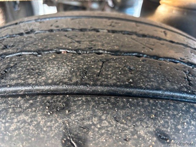 Tipper semitrailer SCHMITZ CARGOBULL SKI 24 SL 8.2     32 cbm Stahl